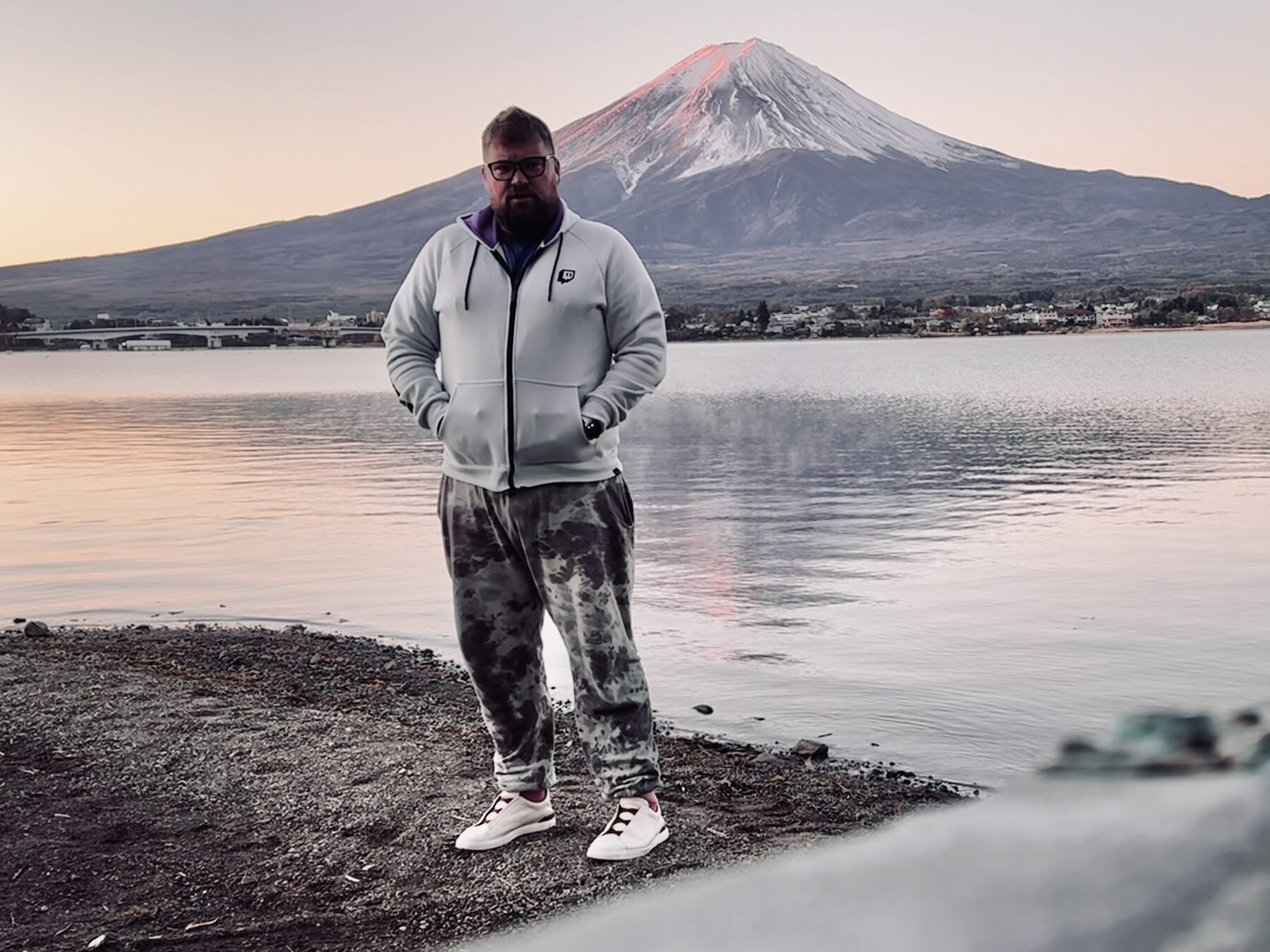 Japan — Mt Fuji · lake reflection