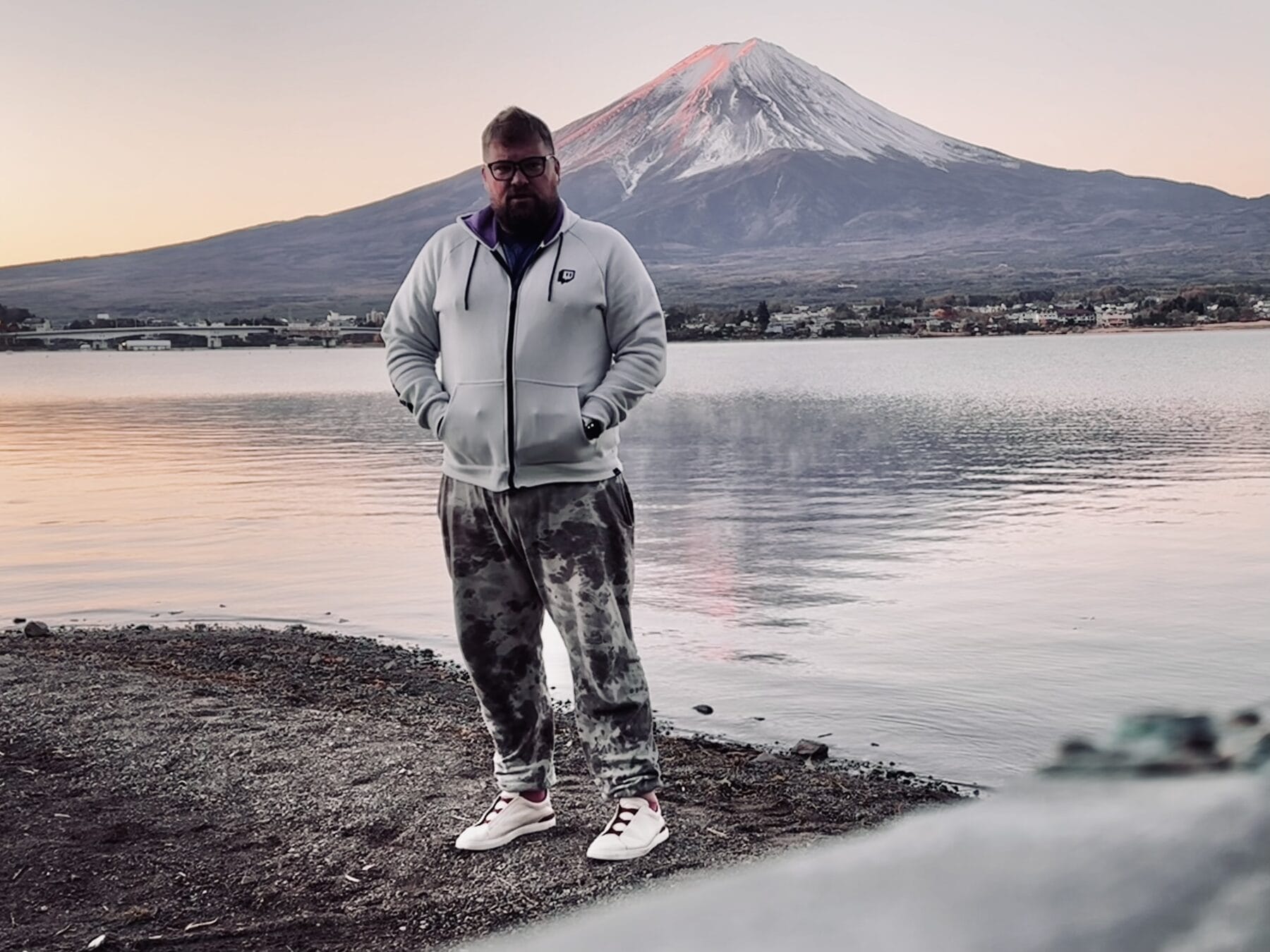 Japan — Mt Fuji · lake reflection