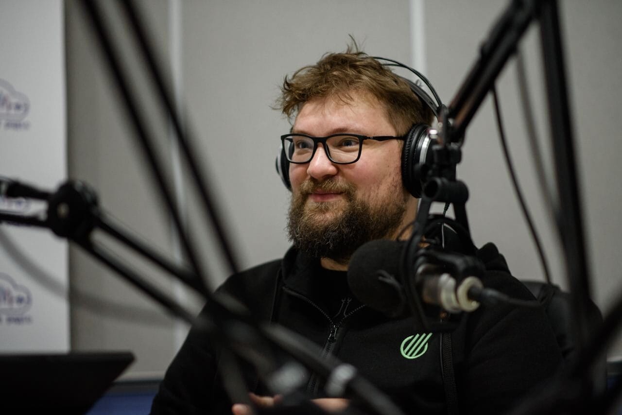 Podcast / radio — Long-form interview · industry retrospective
